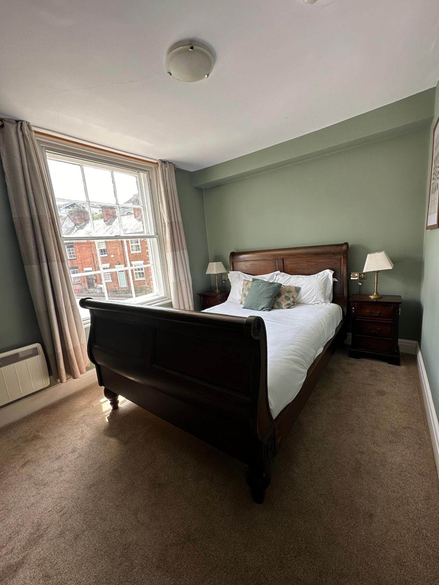 The White Hart Hotel 웰윈 외부 사진