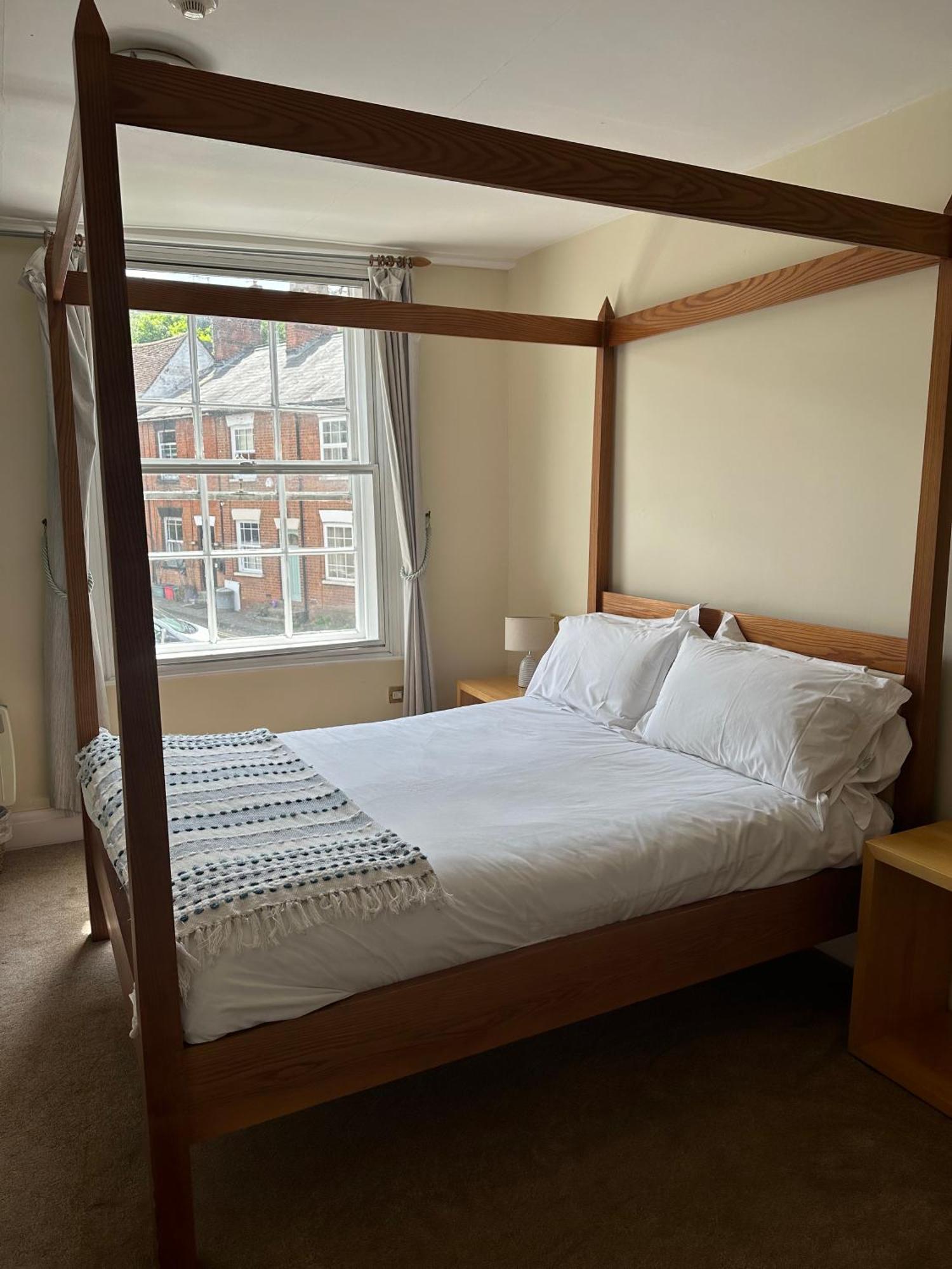 The White Hart Hotel 웰윈 외부 사진