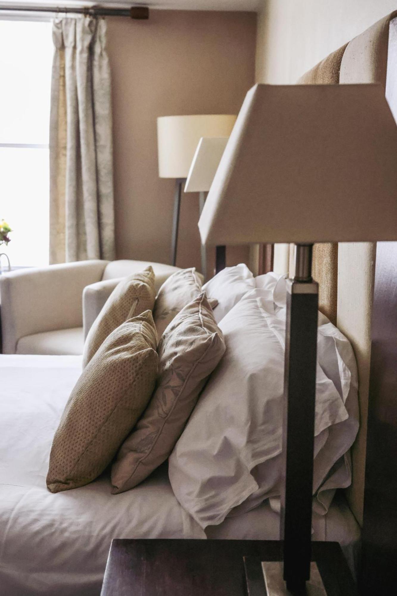 The White Hart Hotel 웰윈 외부 사진