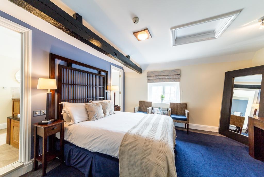 The White Hart Hotel 웰윈 외부 사진